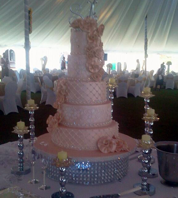 The cake. 