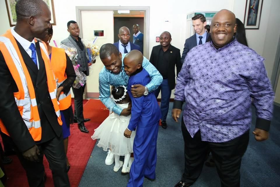PHOTOS: Prophet Franklin Mondo kneels for visiting prophet Shepherd Bushiri  - Matooke Republic