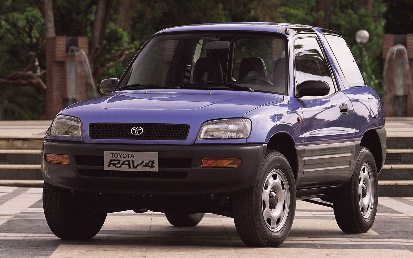 Первый рав. Toyota rav4 1994. Тойота рав 4 первого поколения. Toyota rav4 2000. Toyota rav4 1994-2000.