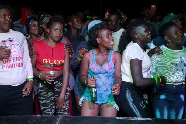 Eddy Kenzo lights up Mbale at Tusker Lite Neon Rave ...
