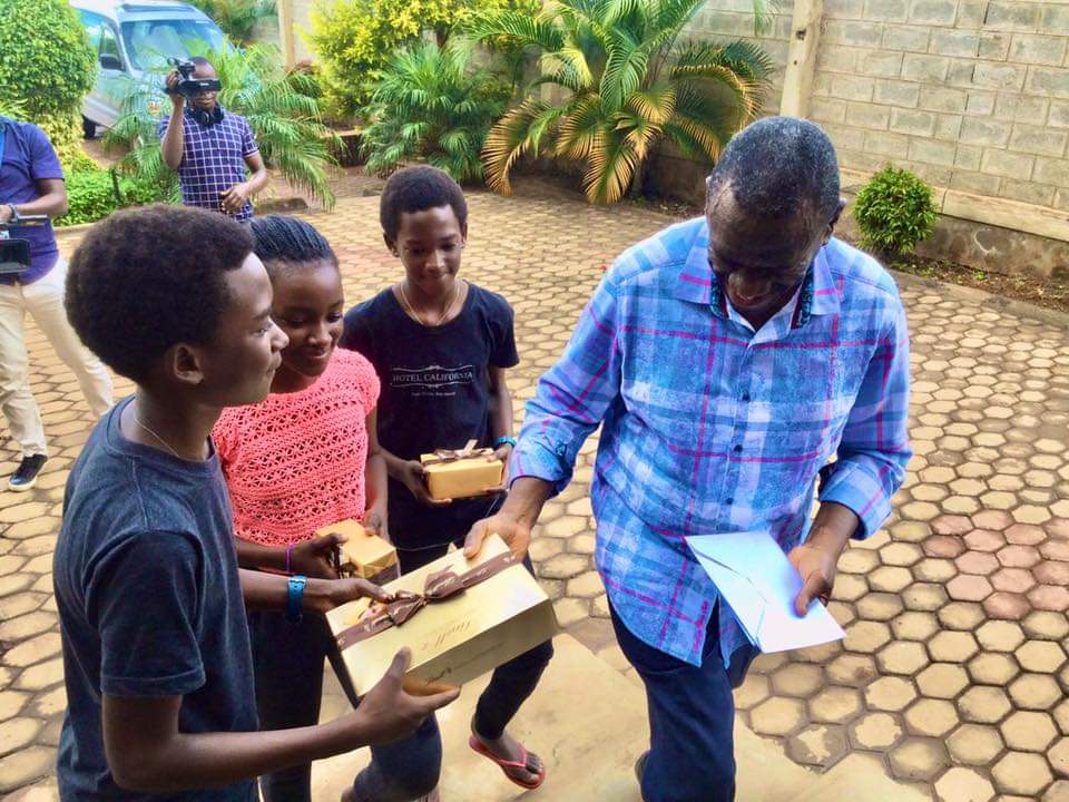 Besigye visits Stella Nyanzi