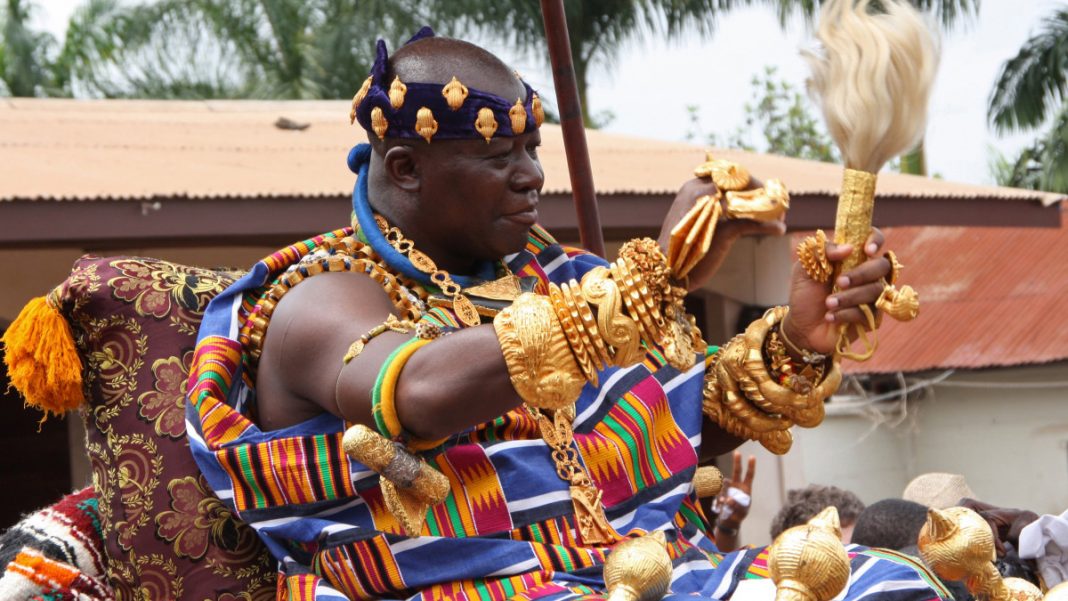 about-asantehene-the-visiting-ghana-king-who-sits-on-gold-matooke